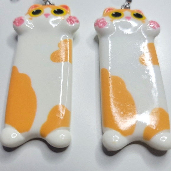 NWT Cat Lady Cute Long Cat Earrings White Orange Cat Pink Paws Hypoallergenic - Picture 5 of 5